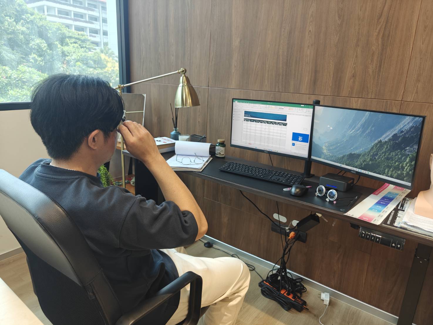 Desk Distance Lens